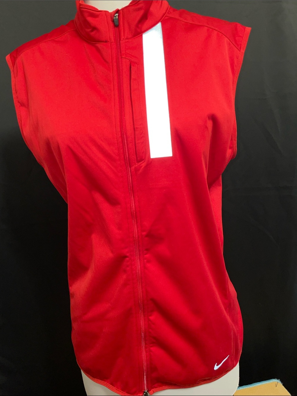 Women’s EUC VINTAGE OR PREVIOUS  NIKE DRI-FIT Shield Running Vest Sz M